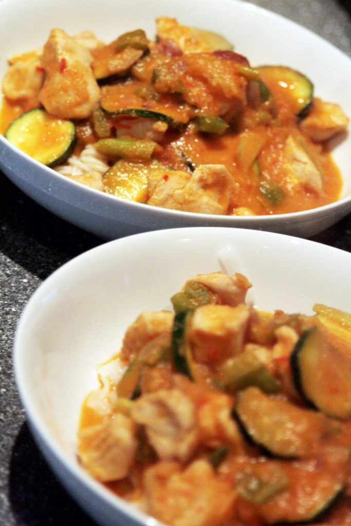 Manchester based fashion and lifestyle blogger. Recipe wagamama chicken chilli men. Spicy, cookbook, easy, simply recipe ideas, veggies, healthy.