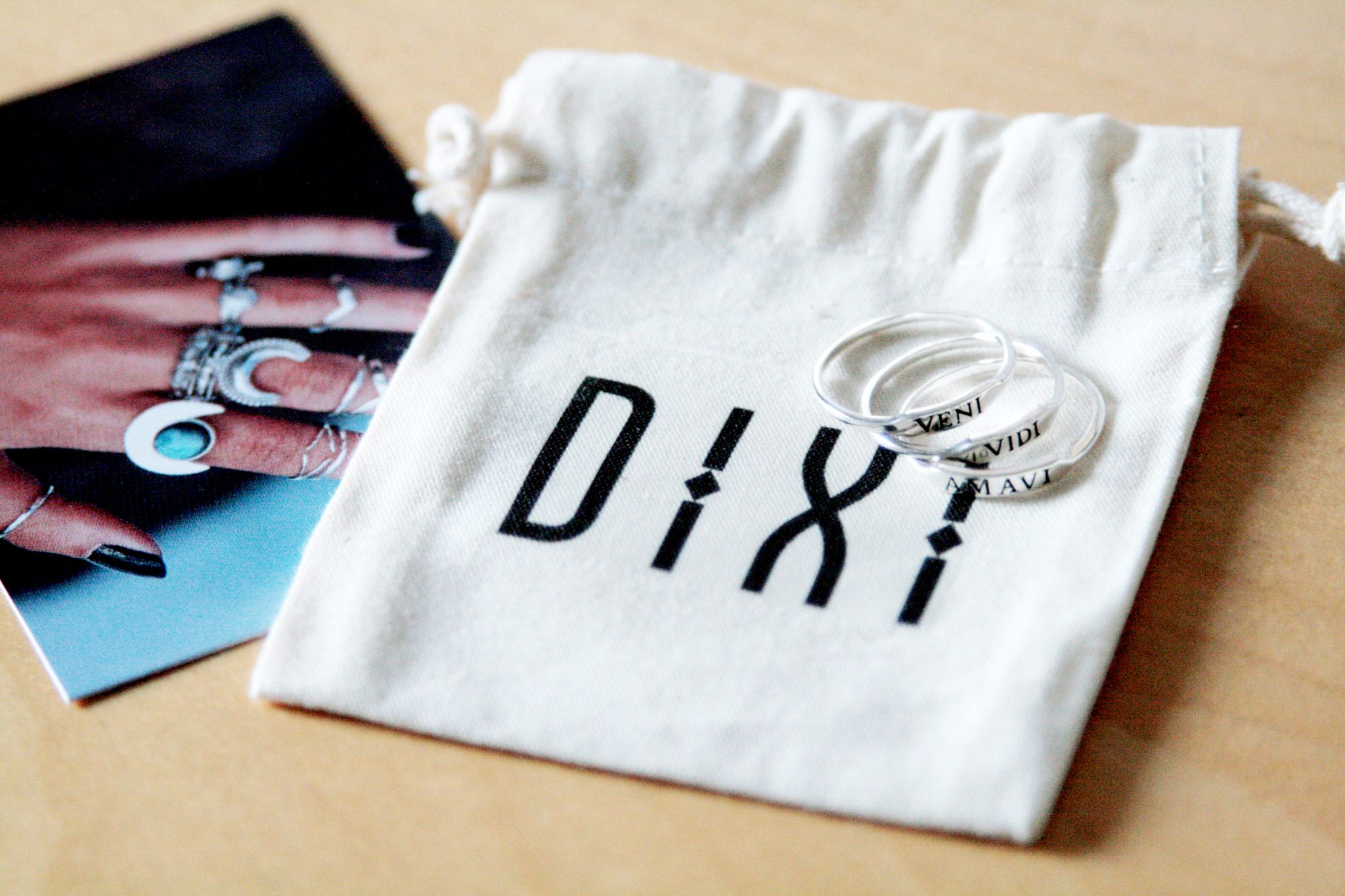 Manchester based fashion and lifestyle blogger. Dixi jewellery - silver veni vidi amavi rings.