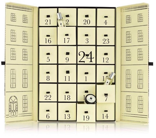 Laura Kate Lucas Blog. Manchester based fashion and lifestyle blogger. Jo Malone advent calendar 2015