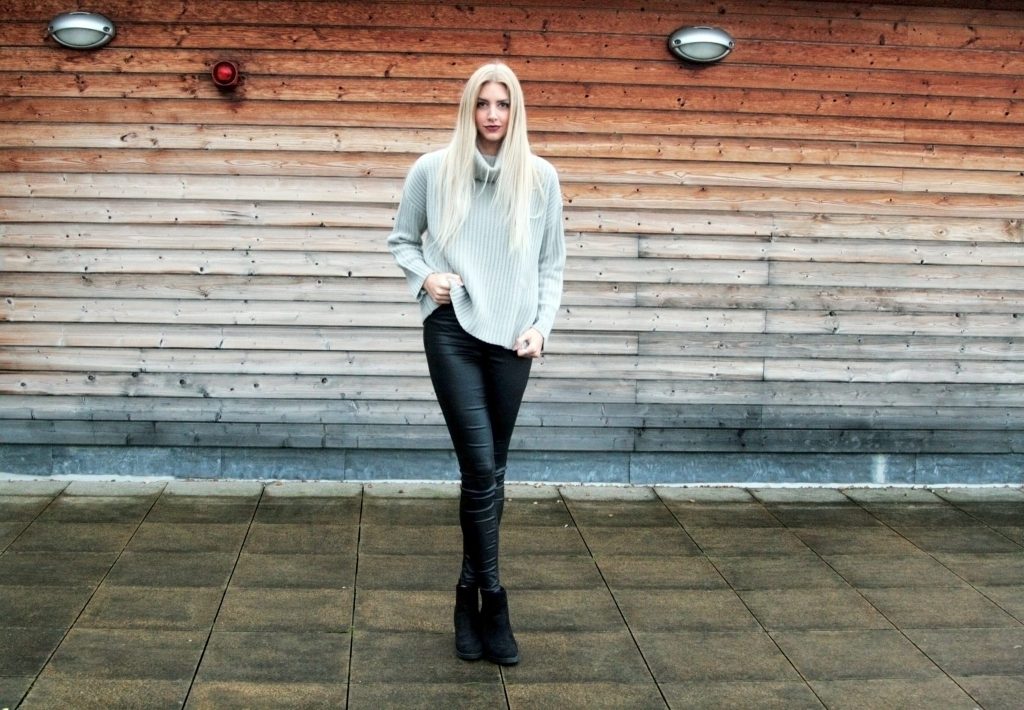 Laura Kate Lucas Blog. Lifestyle, fashion and beauty blogger based in Manchester, UK. Lookbook featuring Tiger Mist Rise of Dawn - you like me too much roll neck sweater jumper, primark black coated jeans, primark black heeled boots. Bblogger, fbblogger, photoshoot.