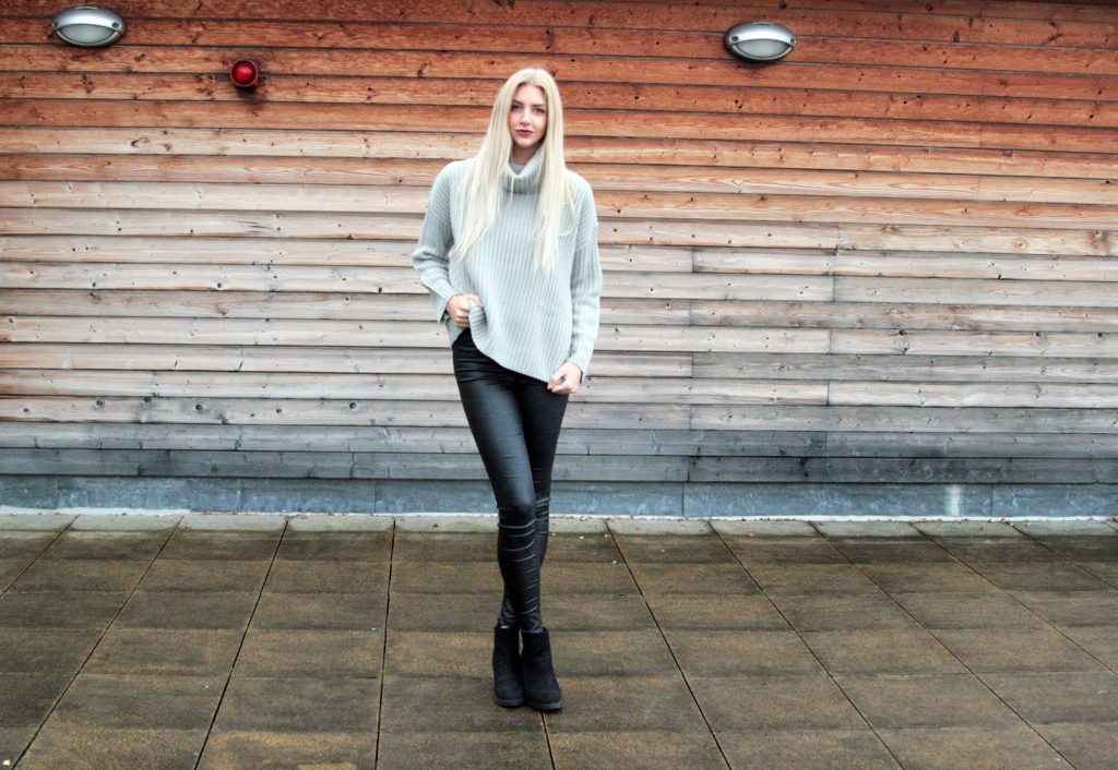 Laura Kate Lucas Blog. Lifestyle, fashion and beauty blogger based in Manchester, UK. Lookbook featuring Tiger Mist Rise of Dawn - you like me too much roll neck sweater jumper, primark black coated jeans, primark black heeled boots. Bblogger, fbblogger, photoshoot.