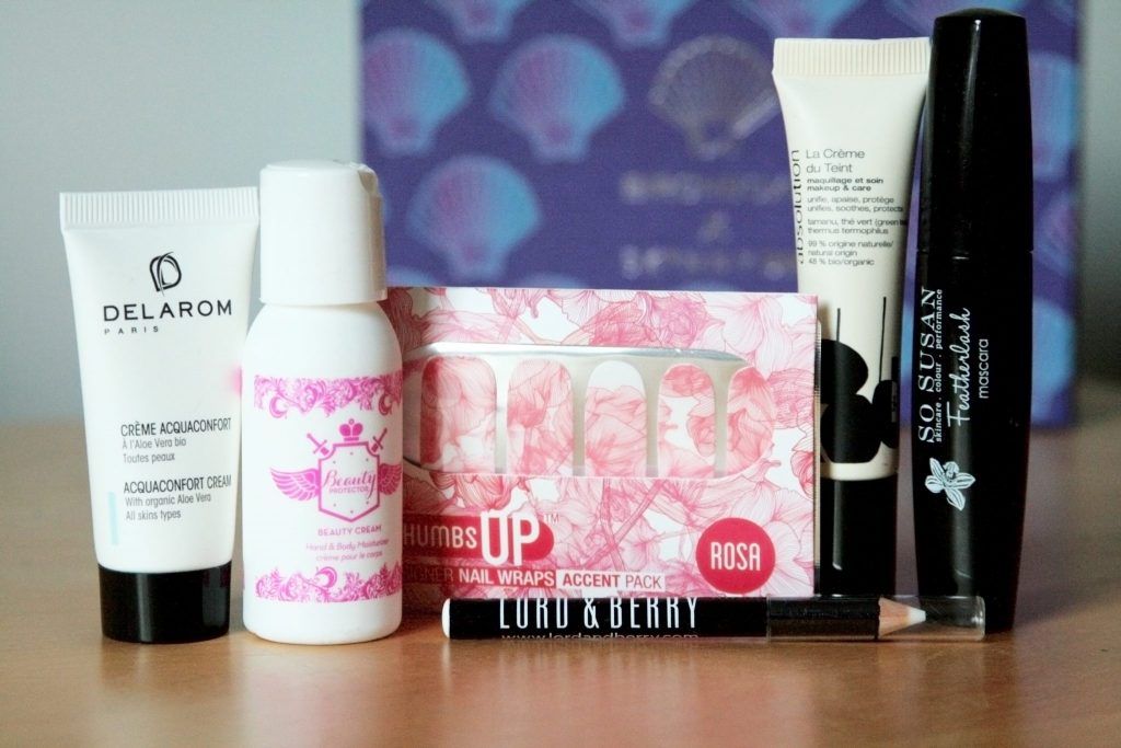 November Birchbox Review - Birchbox X Skinnydip London collab. Subscription box uk review. Shell, Mermaid. Manchester based fashion and lifestyle blog - laura kate lucas. Lord and berry, delarom, beauty protector, so susan , thumbs up, absolution.