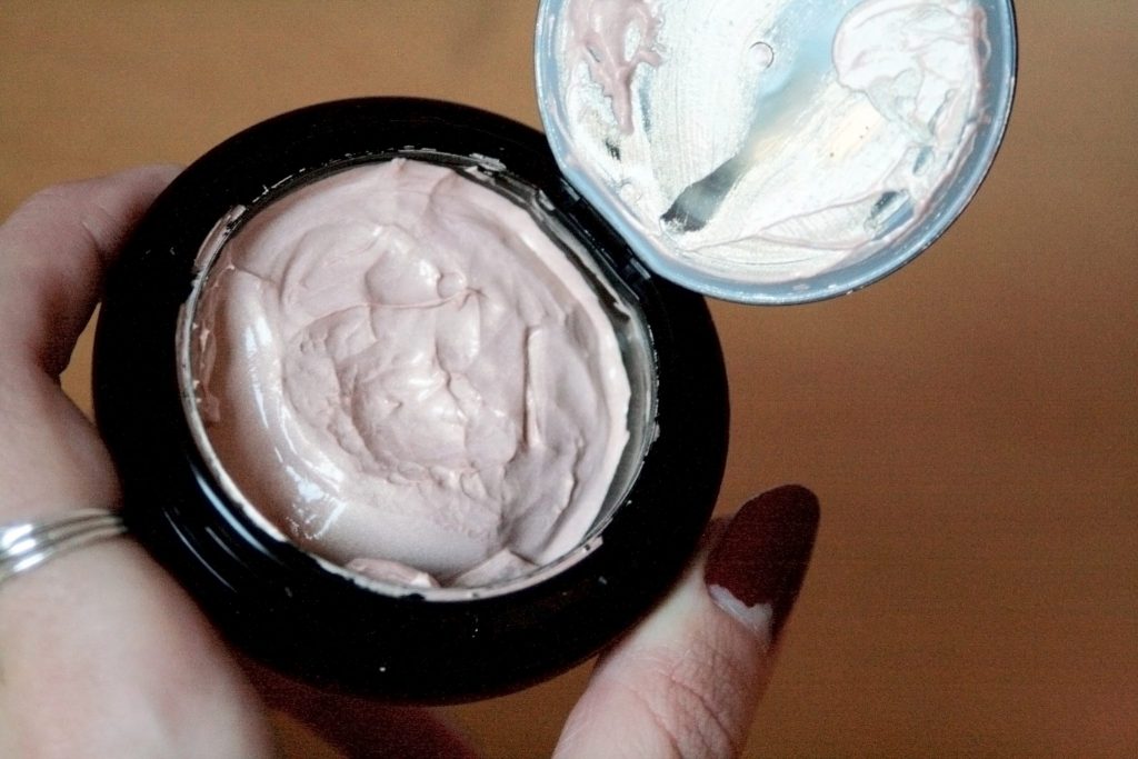 Glossier beauty and makeup. illamasqua radiance veil primer and highlighter