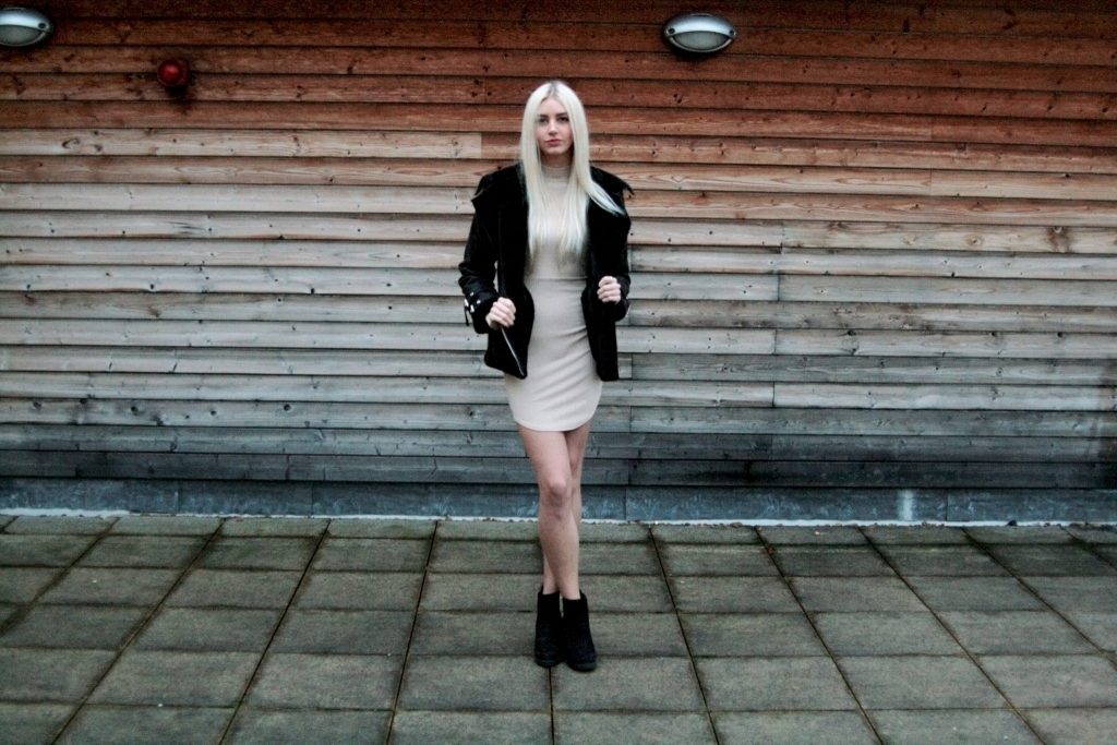 Laura Kate Lucas - Manchester based fashion and lifestyle blog. Missguided nude dress and aviator jacket outfit.