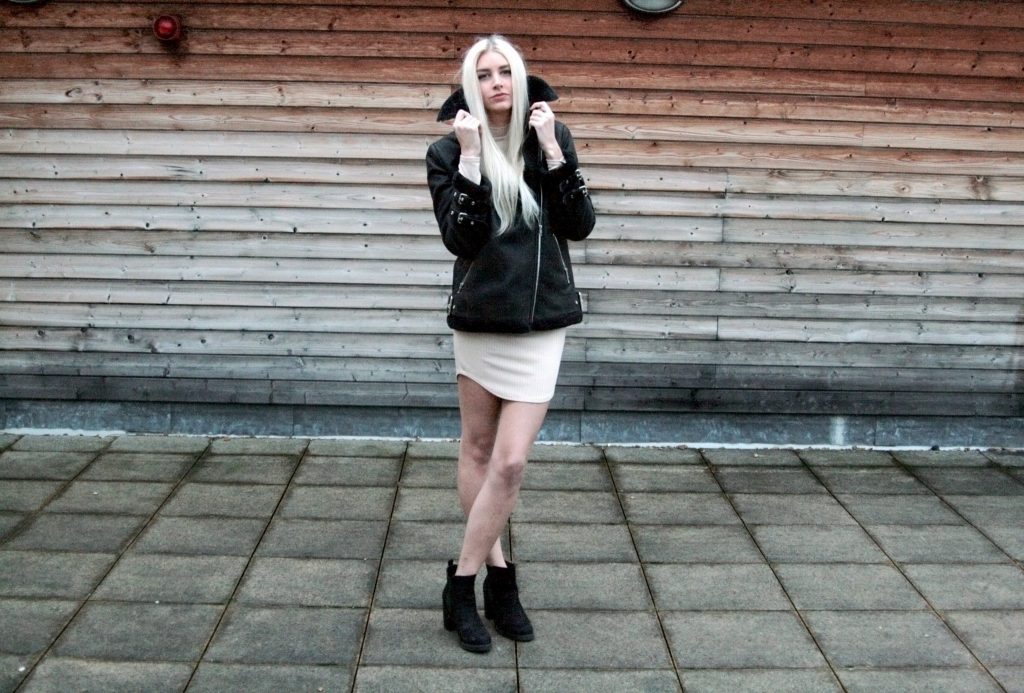 Laura Kate Lucas - Manchester based fashion and lifestyle blog. Missguided nude dress and aviator jacket outfit.