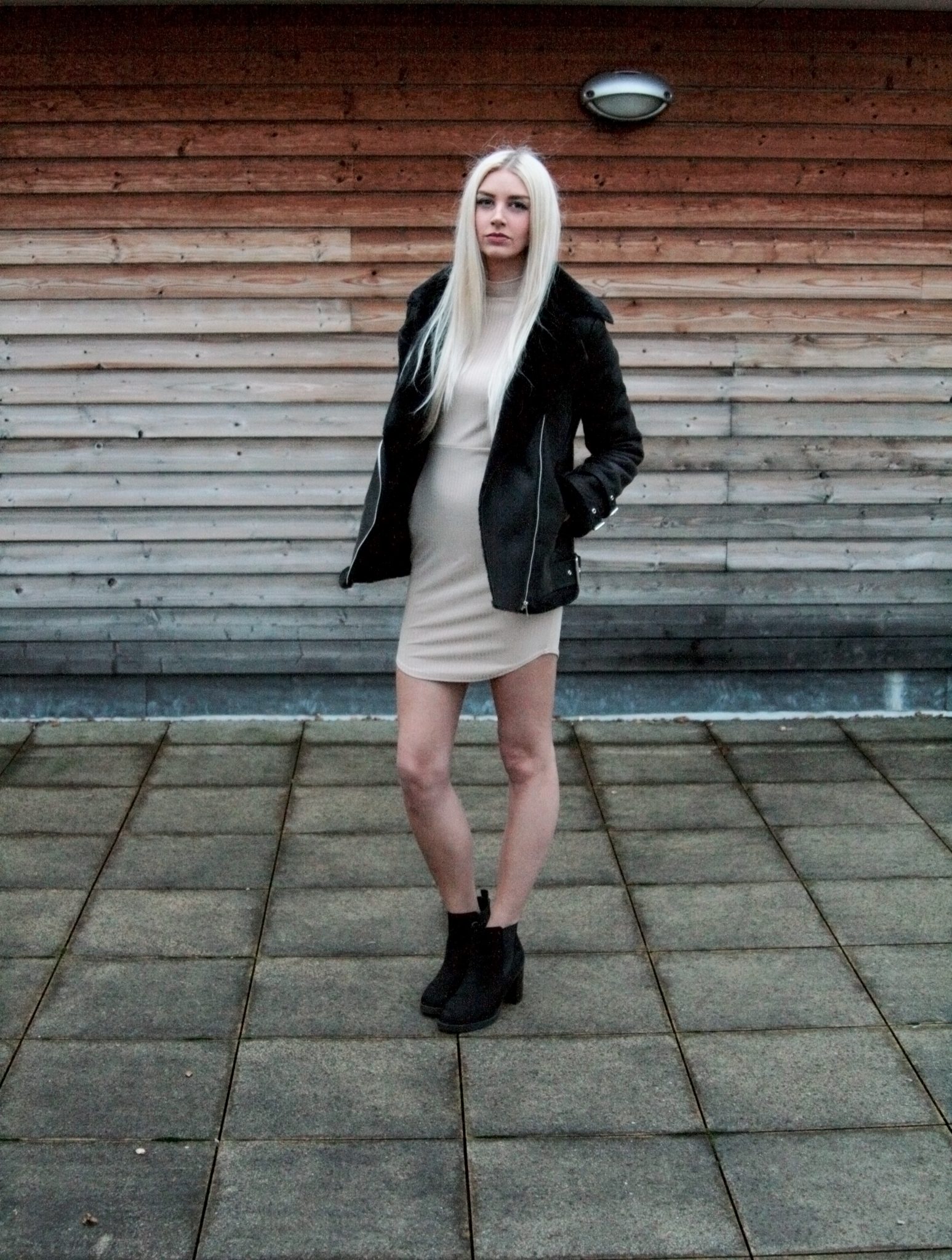 Laura Kate Lucas - Manchester based fashion and lifestyle blog. Missguided nude dress and aviator jacket outfit.