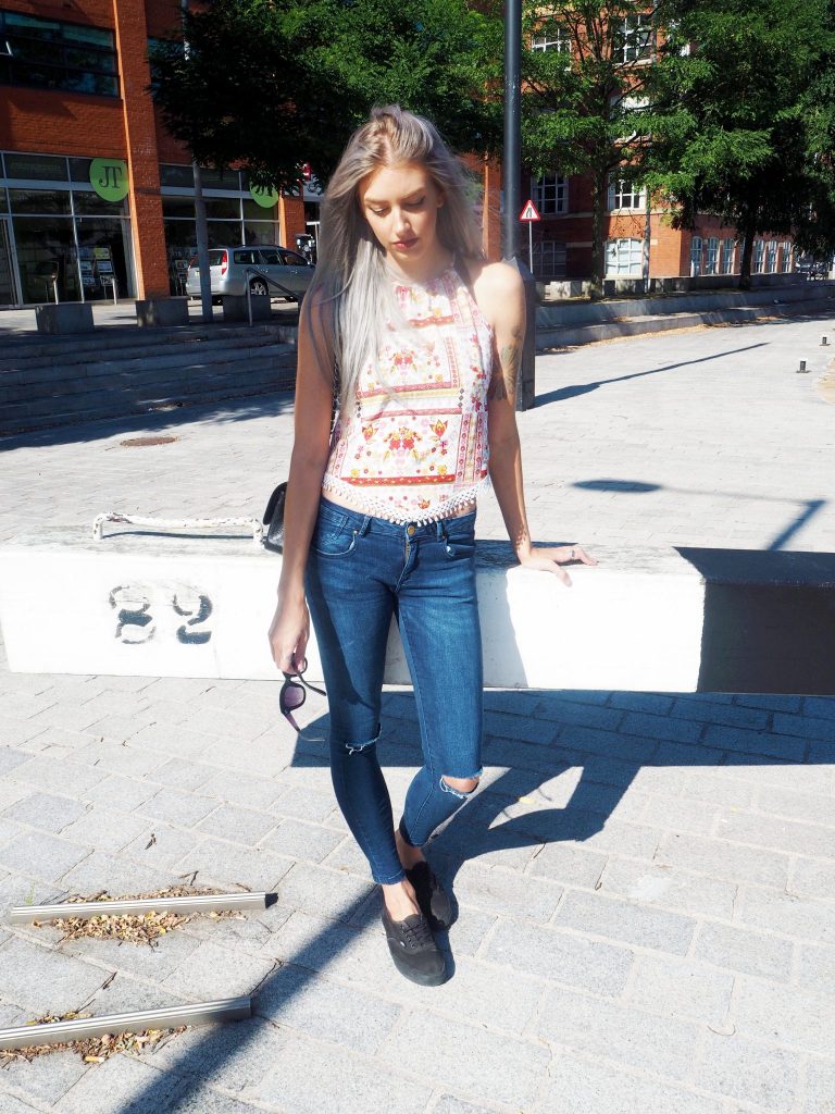 Manchester Fashion and Lifestyle Blogger - Outfit post featuring H&M X Coachella vest