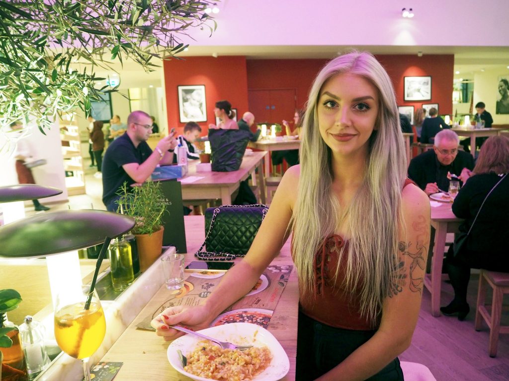Laura Kate Lucas - Manchester based lifestyle and fashion blogger | Vapiano Vegan Menu Restaurant and Food Review