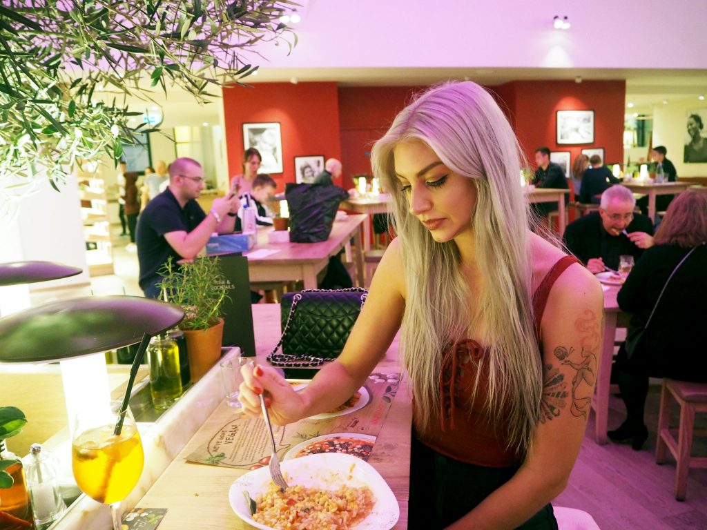 Laura Kate Lucas - Manchester based lifestyle and fashion blogger | Vapiano Vegan Menu Restaurant and Food Review