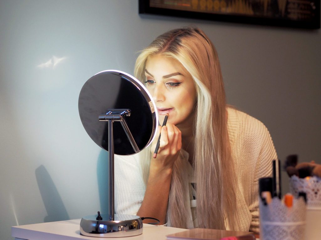 Laura Kate Lucas - Manchester based Fashion, Beauty and Lifestyle blogger. Makeup Tutorial and Pebble Grey Mirror Review