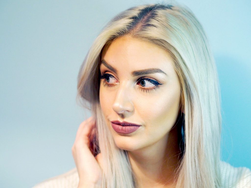 Laura Kate Lucas - Manchester based Fashion, Beauty and Lifestyle blogger. Makeup Tutorial and Pebble Grey Mirror Review