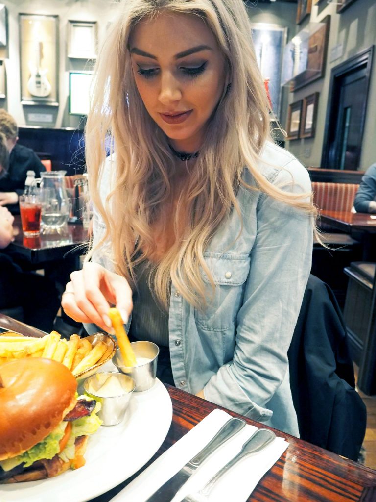 Laura Kate Lucas - Manchester Fashion and Lifestyle Blogger | Hard Rock Cafe Menu Local Burger Review
