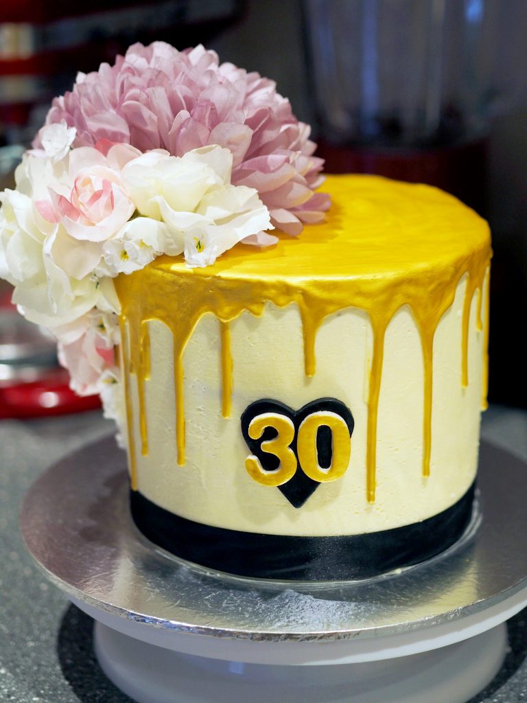 Laura Kate Lucas - Manchester Lifestyle and Fashion Blogger - Cake Baking and How to Decorate - Gold Drip Layer Cake with Flowers