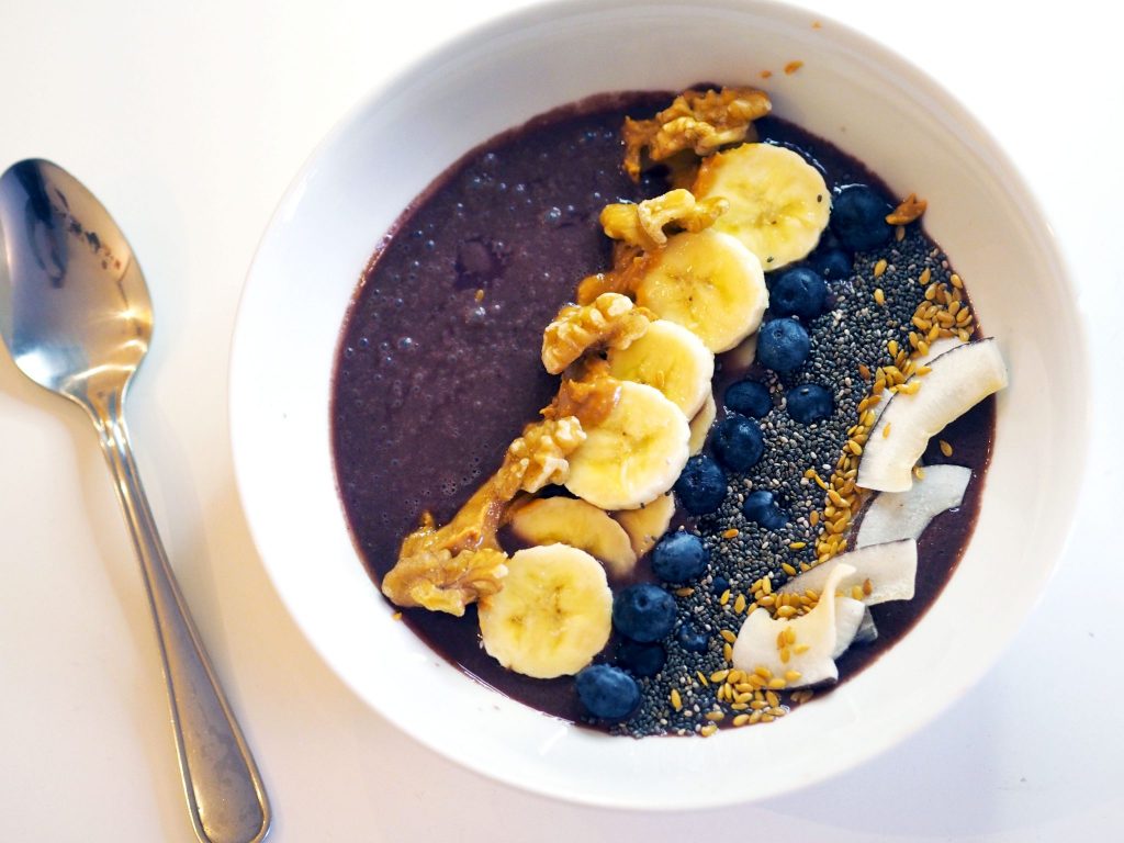 Laura Kate Lucas - Manchester Fashion, Lifestyle and Health Blogger | Sambazon Acai Bowl Recipe