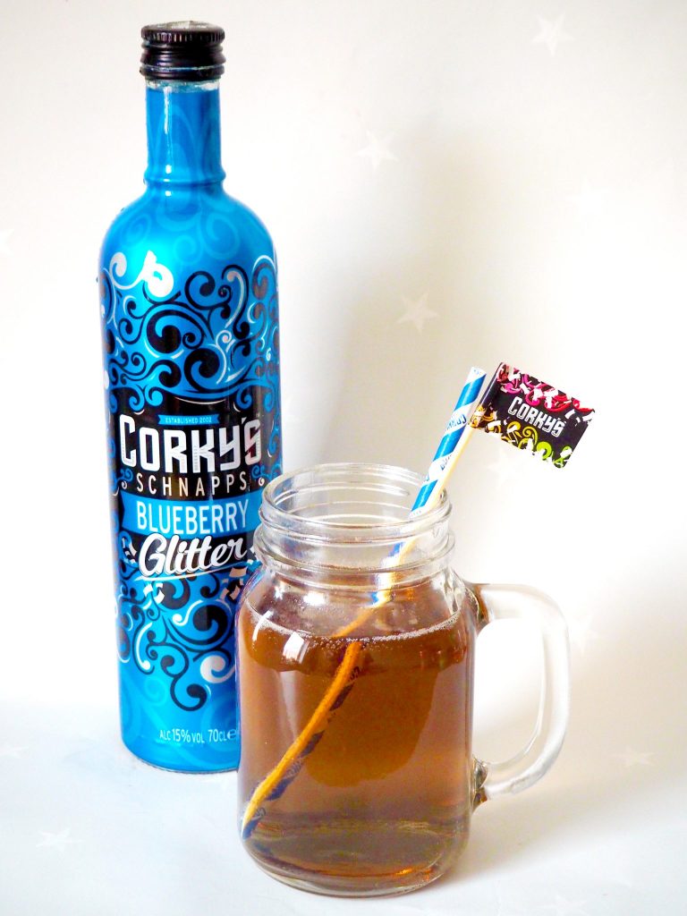 Laura Kate Lucas - Manchester Fashion and Lifestyle Blogger | Corkys Glitter Schnapps Product Review and Cocktail Recipe