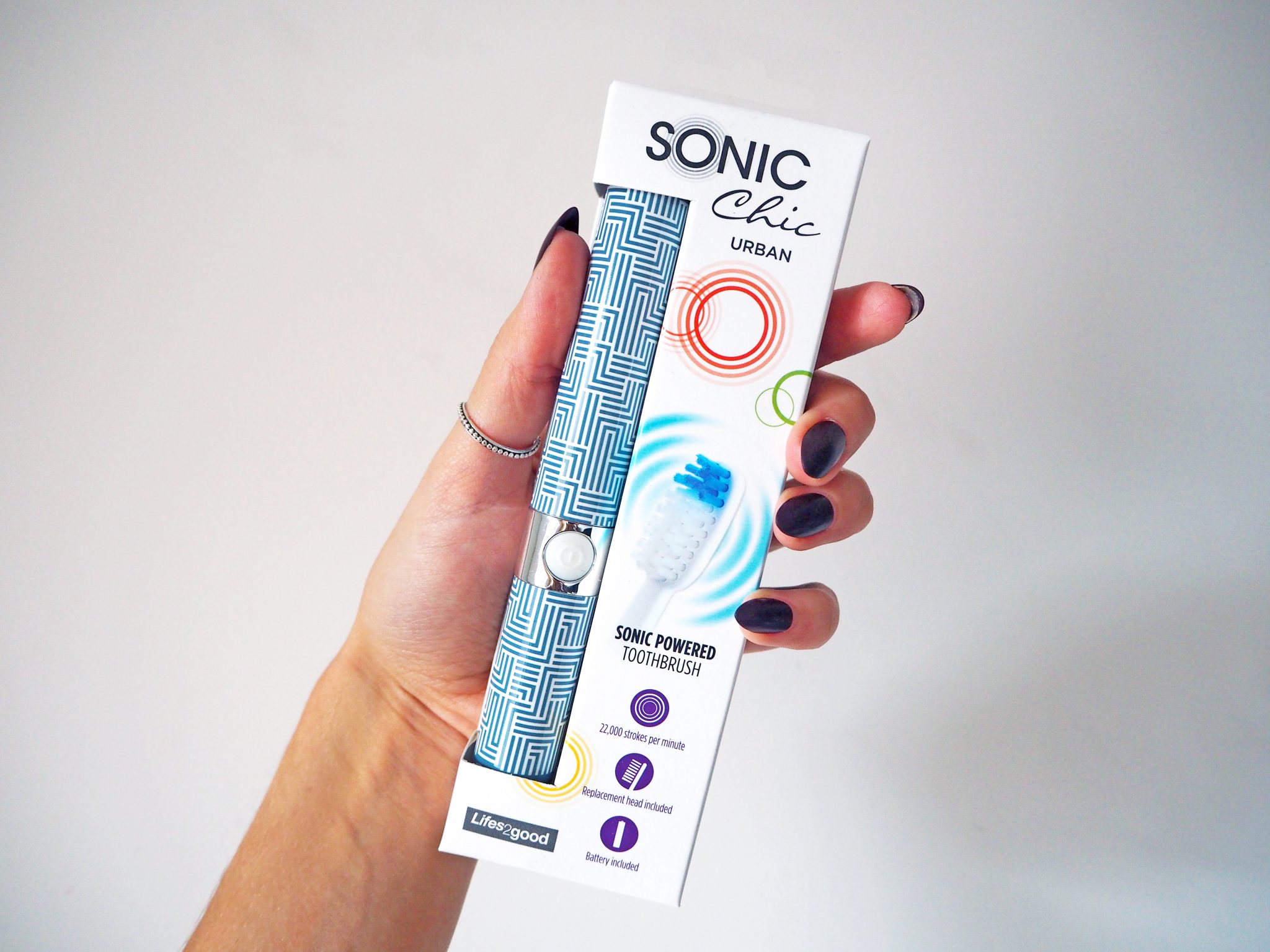 Laura Kate Lucas - Manchester Fashion, Fitness and Food Blogger | Sonic Chic Toothbrush Product Review