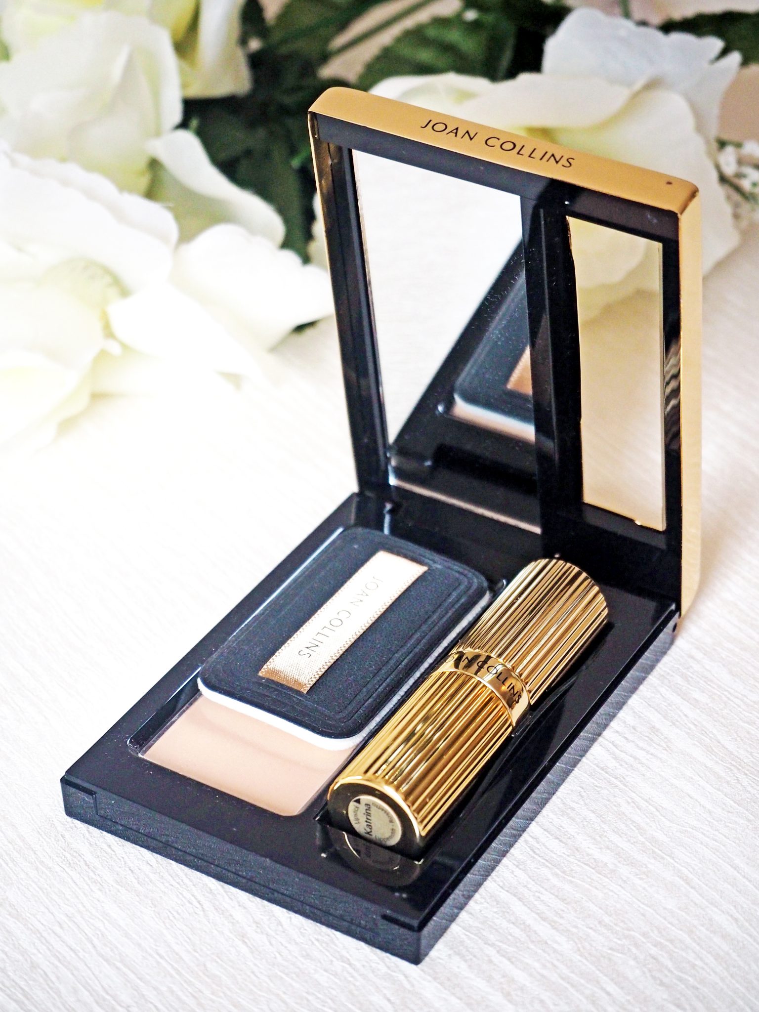 Laura Kate Lucas - Manchester Fashion, Lifestyle and Beauty Blogger | Joan Collins Timeless Beauty Compact Duo Review - Powder and Lipstick