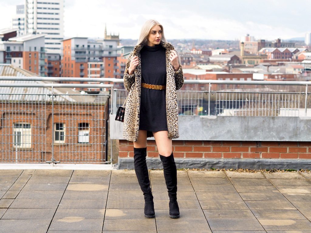 Laura Kate Lucas - Manchester Fashion, Lifestyle and Style Blogger | Tobi Collaboration High Neck Shift Dress Outfit