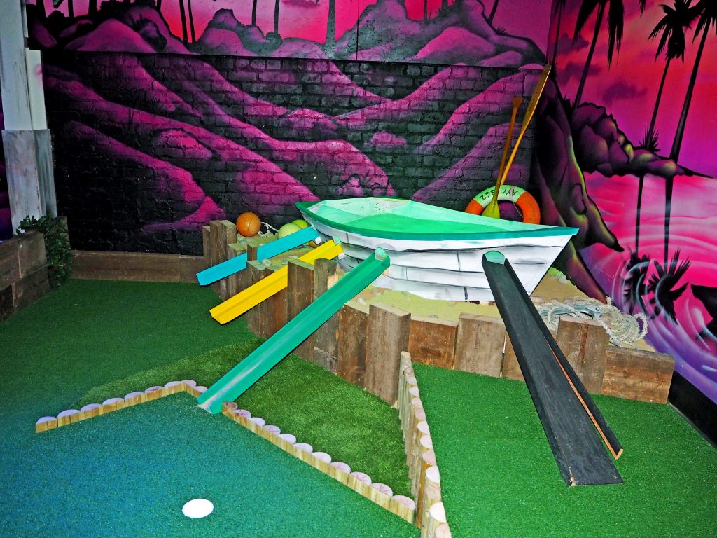 Laura Kate Lucas - Manchester Lifestyle, Fashion and Travel Blogger | Roxy Ballroom Mini Golf and Menu Review