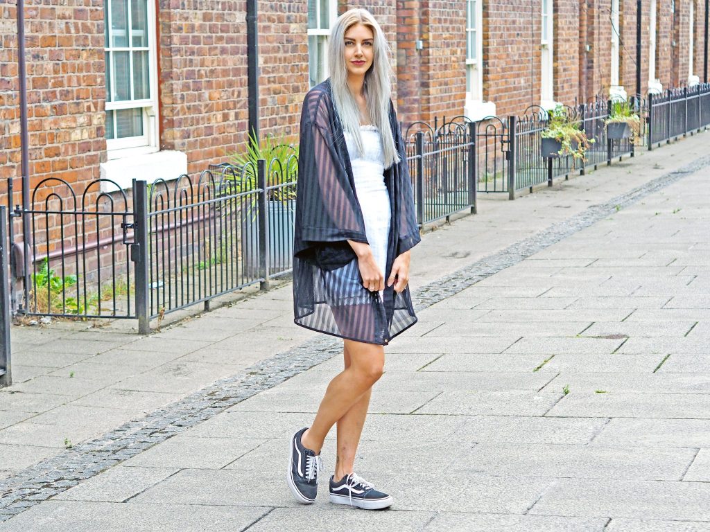 Laura Kate Lucas - Manchester Fashion, Travel and Beauty Blogger | Something Wicked Kimono - Underwear as Outerwear Outfit