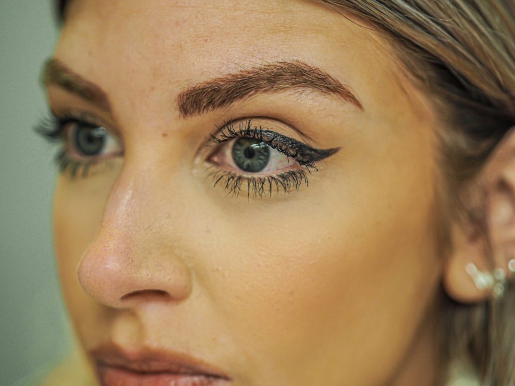 Laura Kate Lucas - Manchester Fashion, Beauty and Lifestyle Blogger | Cosmetic Tattoo Clinic Microblading Before and After and Review