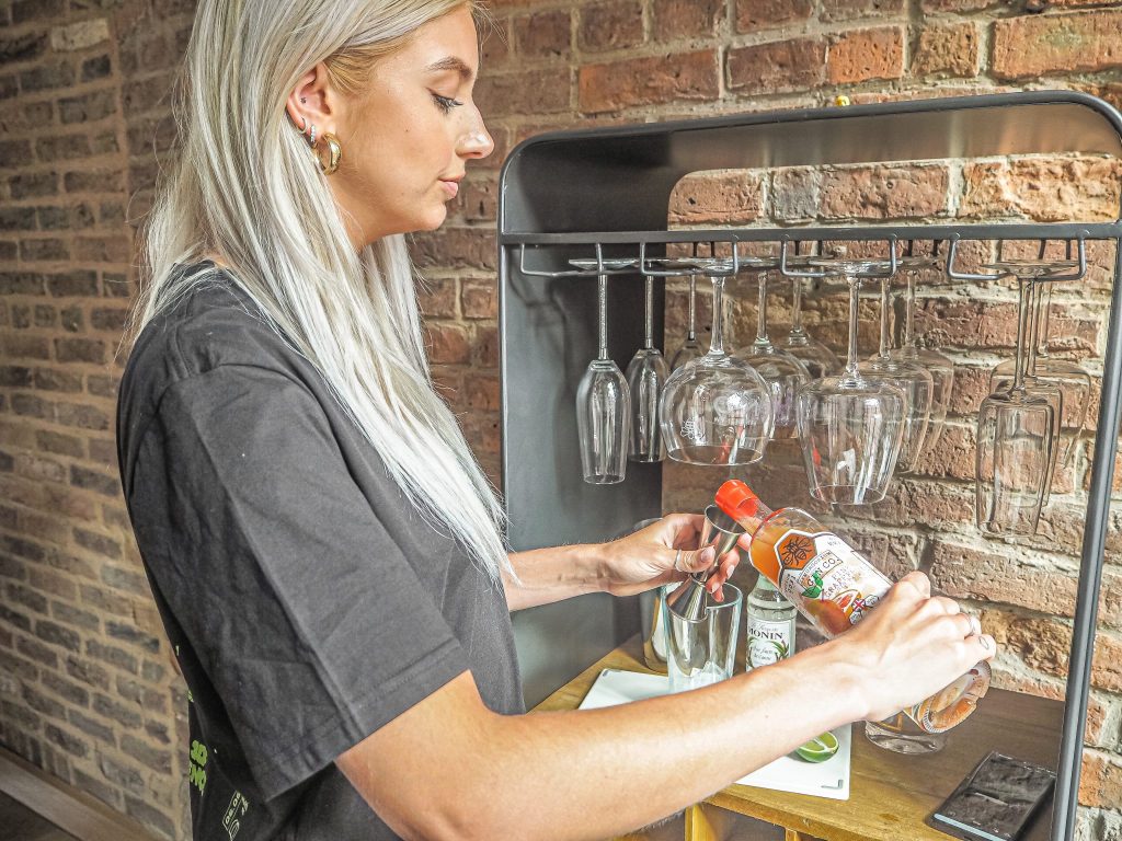 Laura Kate Lucas - Manchester Fashion, Food and Drink Blogger | Zymurgorium Gin Cokctail Class