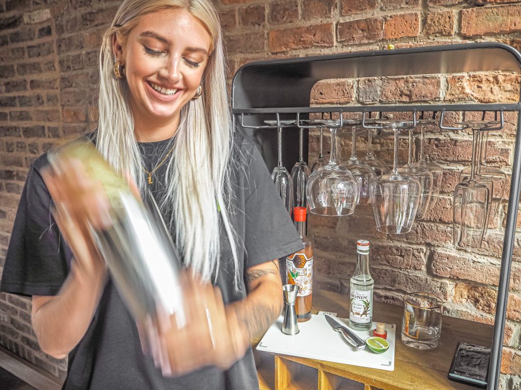 Laura Kate Lucas - Manchester Fashion, Food and Drink Blogger | Zymurgorium Gin Cokctail Class