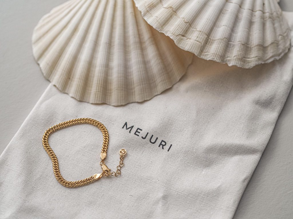 Laura Kate Lucas - Manchester Fashion, Beauty and Lifestyle Blogger | Mejuri Jewellery Gold Bracelet