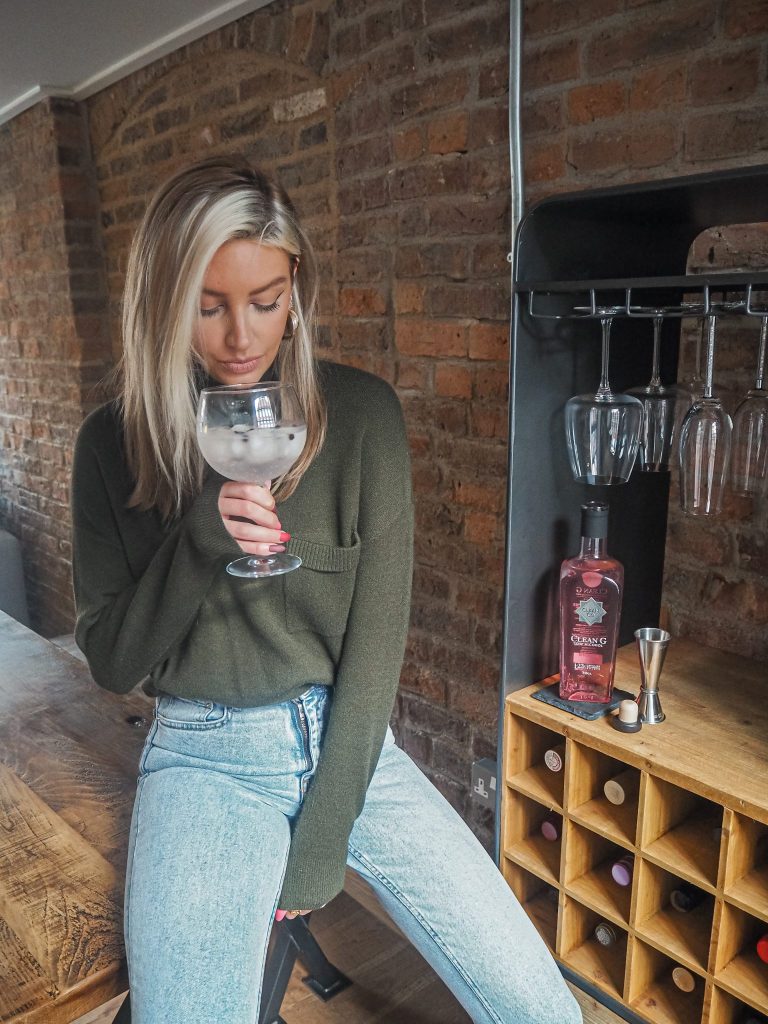 Laura Kate Lucas - Manchester Lifestyle, Food and Drink Blogger | CleanCo Low Alcohol Spirit - CleanGin Rhubarb Holland and Barrett