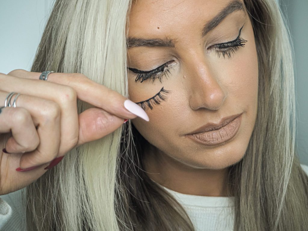 Laura Kate Lucas - Manchester Fashion, Beauty and Lifestyle Blogger | Lola's Lashes Magnetic Eyelashes