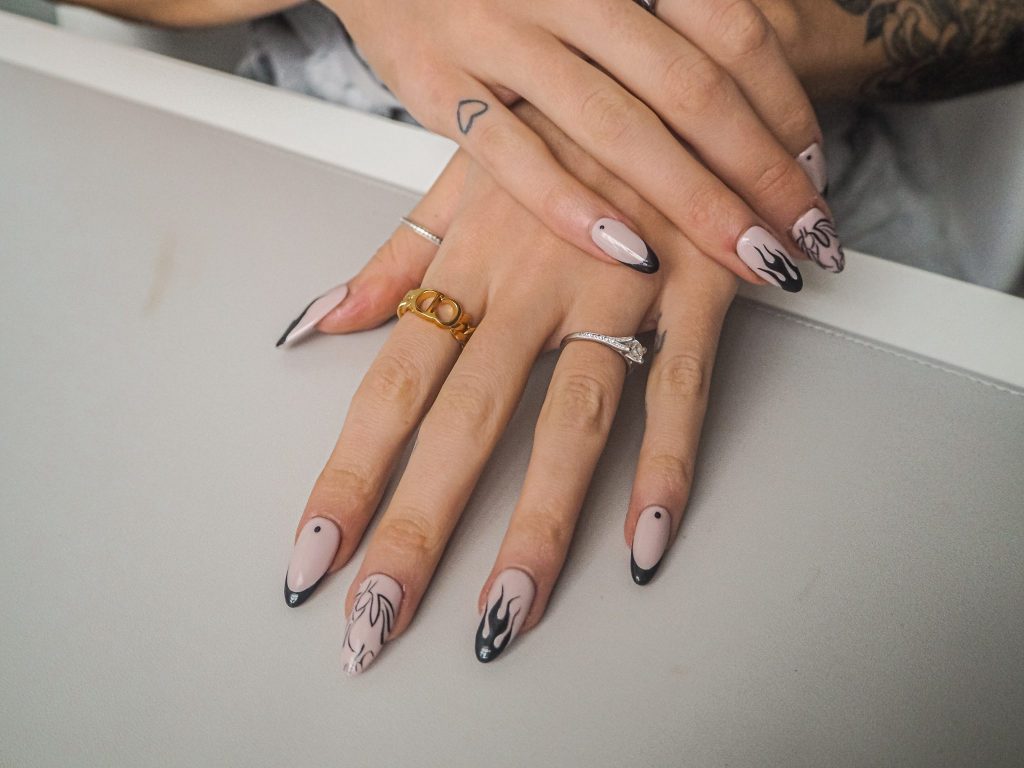 Laura Kate Lucas - Manchester Fashion, Beauty and Lifestyle Blogger | Acrylic Nails at Home by Jennifer Marie