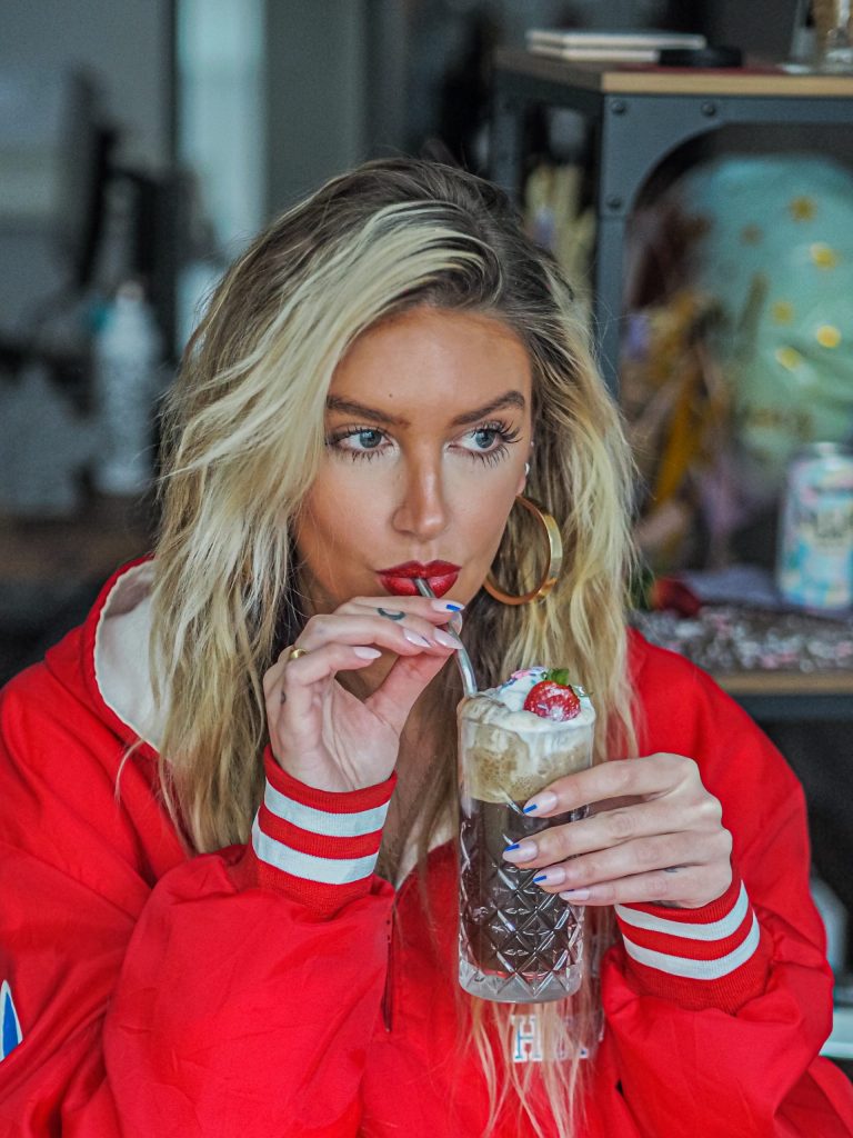 Laura Kate Lucas - Manchester Food, Travel and Lifestyle Blogger | Rebelicious CBD Drinks Review
