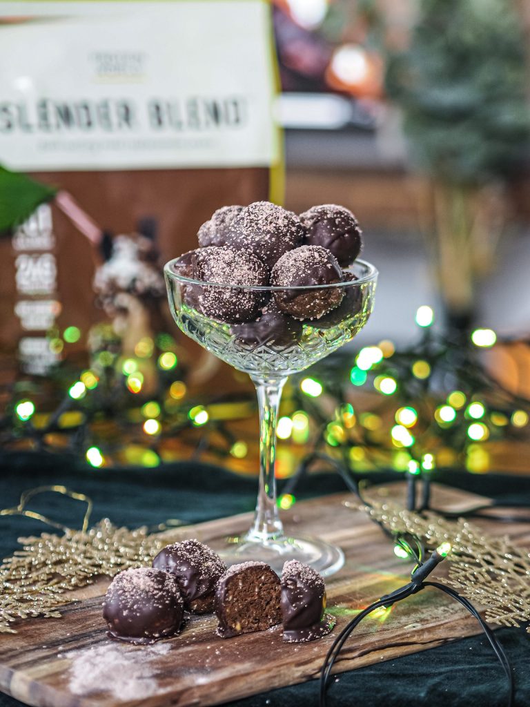 Laura Kate Lucas - Manchester Food, Travel and Fashion Blogger | Christmas Chocolate Cinnamon Energy Balls Recipe