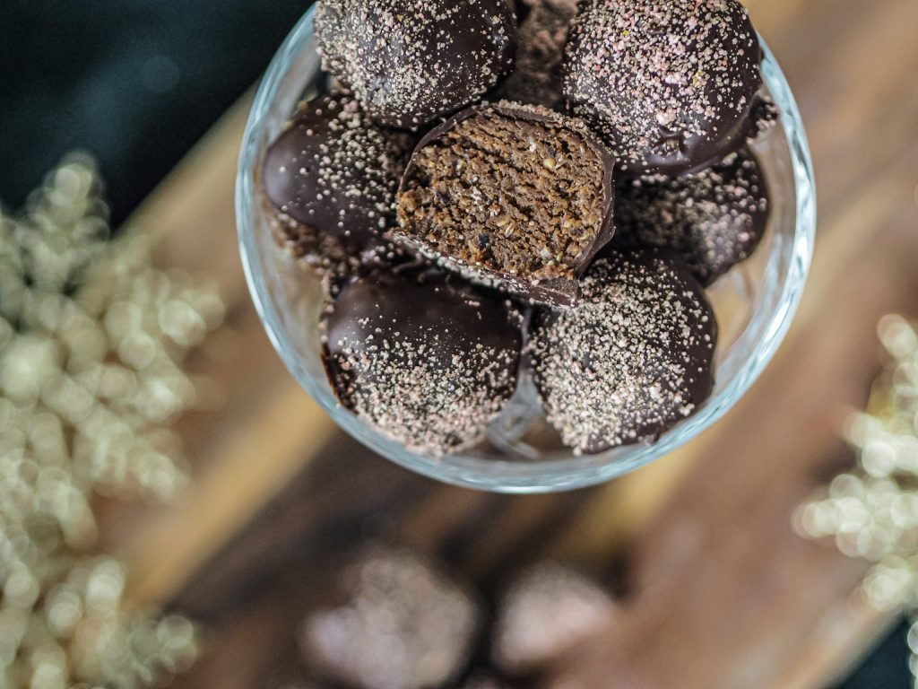 Laura Kate Lucas - Manchester Food, Travel and Fashion Blogger | Christmas Chocolate Cinnamon Energy Balls Recipe