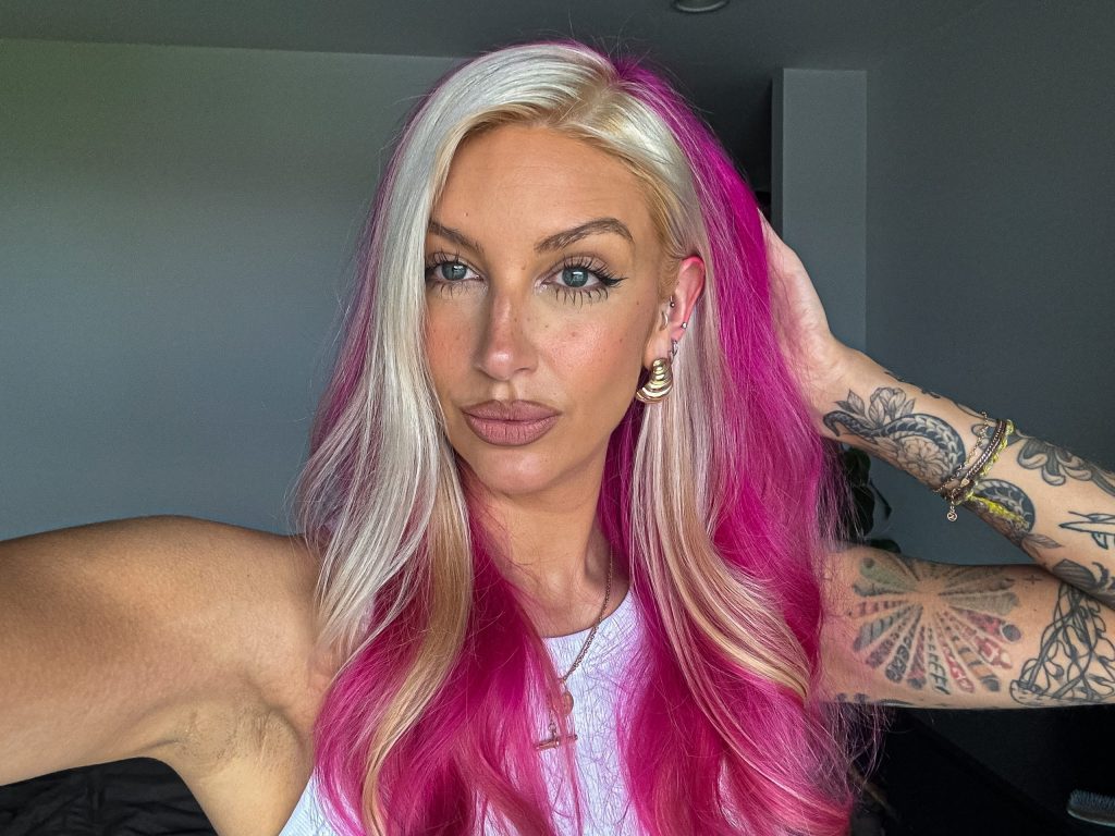 Laura Kate Lucas - Fashion Pink Hair Inspo