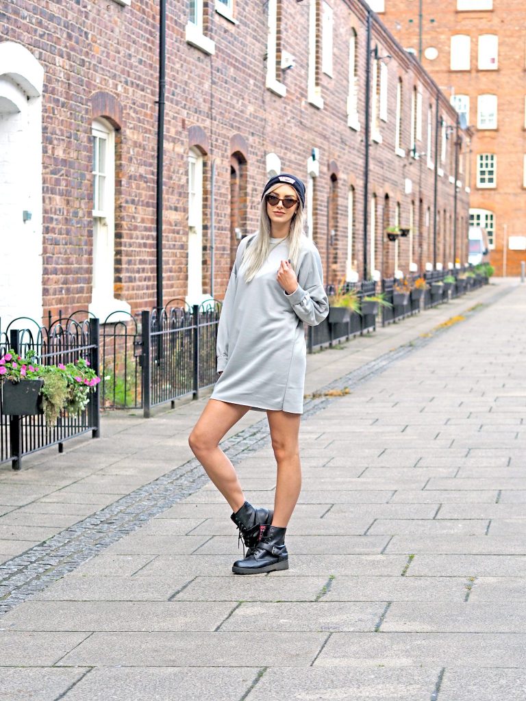 Laura Kate Lucas - Manchester Fashion, Lifestyle and Travel Blogger | Boohoo Sweater Dress - Styling Dresses for Winter Tips