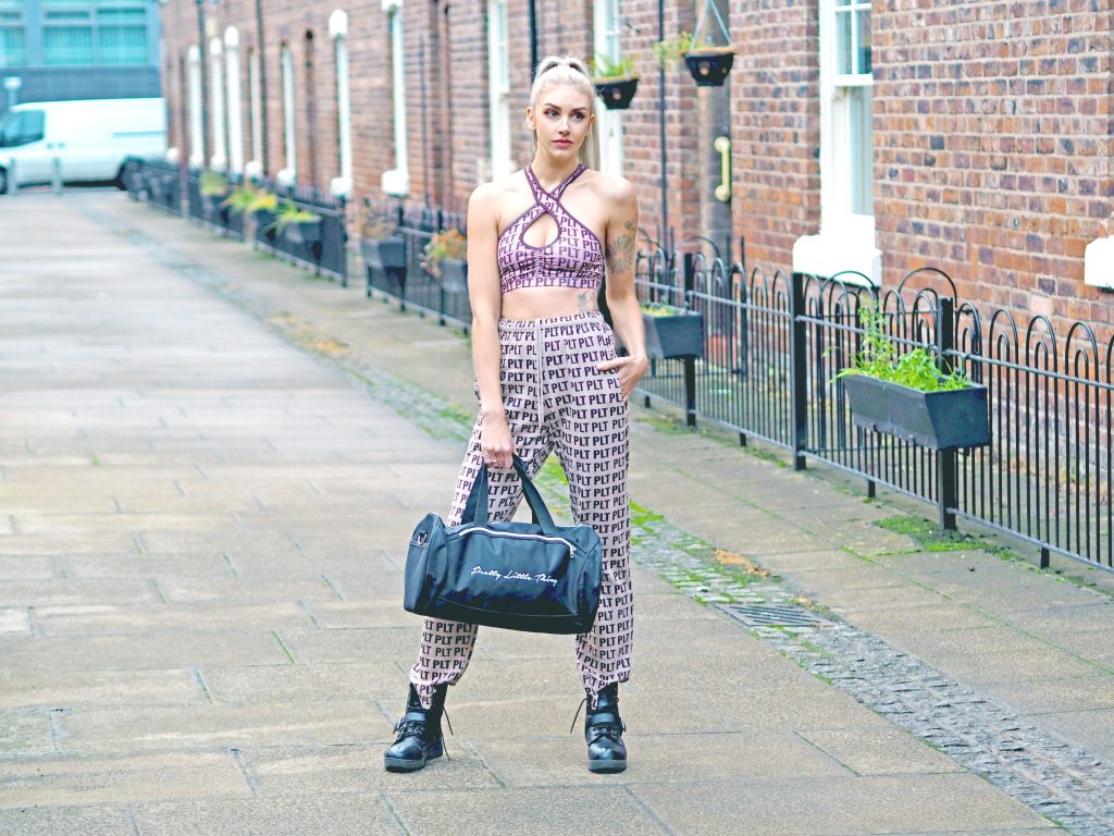 Laura Kate Lucas - Manchester Fashion, Fitness and Travel Blogger | Pretty Little Thing Activewear Logo Joggers and Cropped Hoodie Co-ord