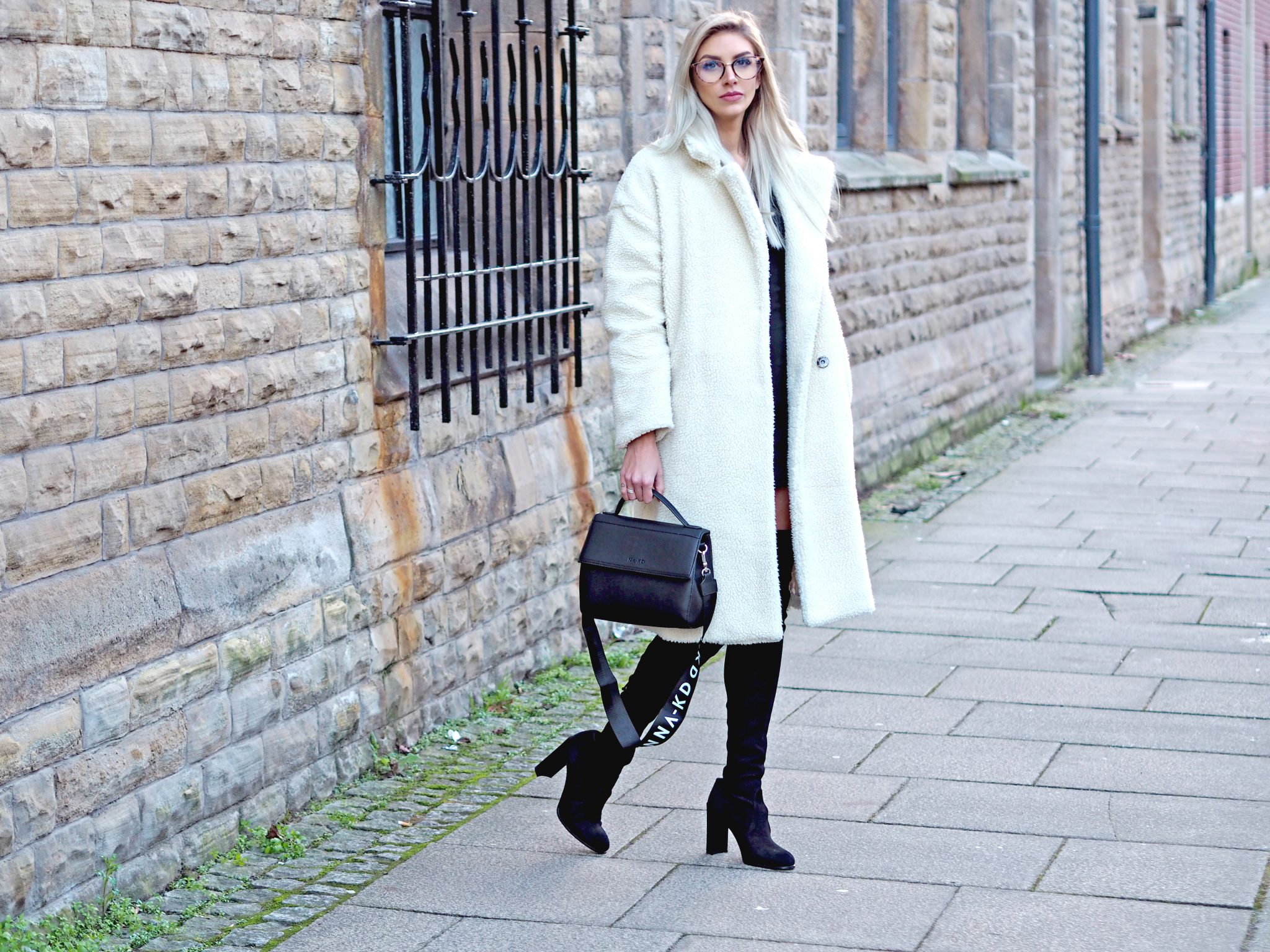 Laura Kate Lucas - Manchester Fashion, Lifestyle and Travel Blog| NA-KD Fashion Black Mini Dress and Bag Outfit