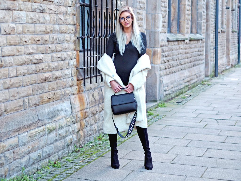 Laura Kate Lucas - Manchester Fashion, Lifestyle and Travel Blog| NA-KD Fashion Black Mini Dress and Bag Outfit