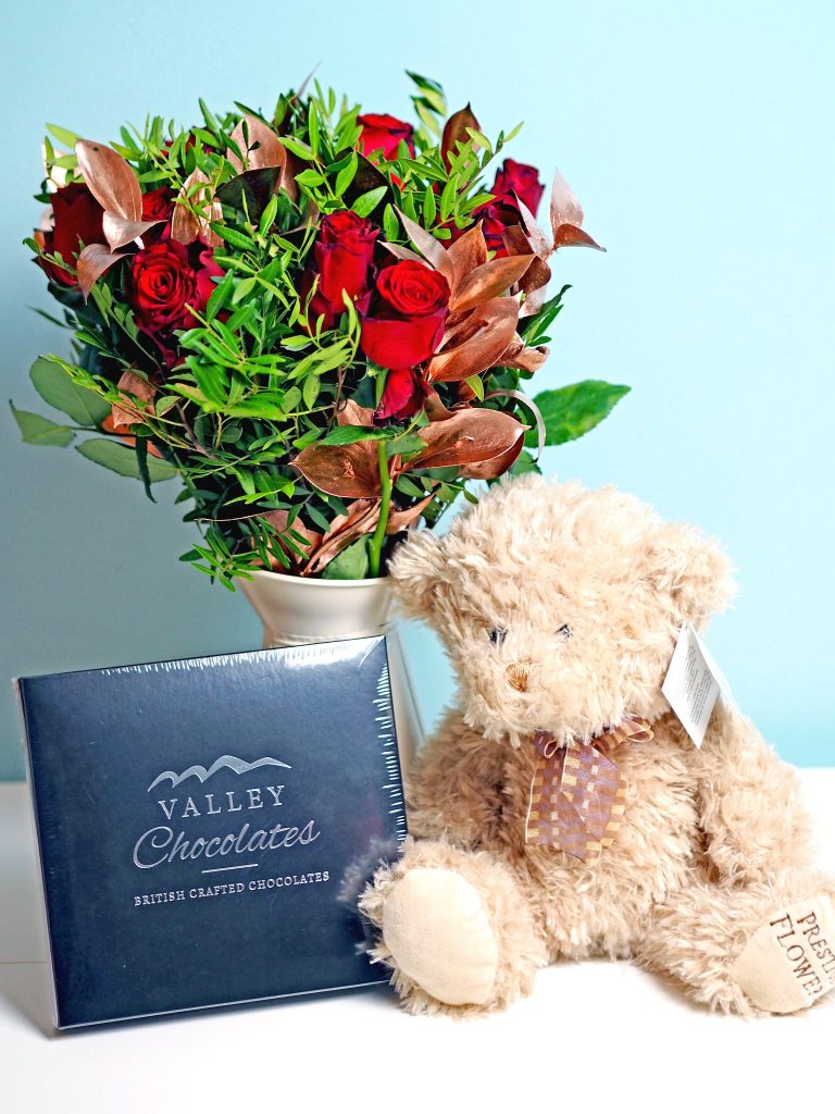 Laura Kate Lucas - Manchester Liestyle, fashion and Wedding blogger | Prestige Flowers Luxury Bouquet - Valentine's Gift Ideas