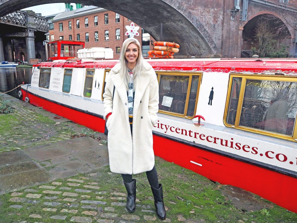 Laura Kate Lucas - Manchester Fashion, Lifestyle and Travel Blogger | The Liquorists Cruise - Christmas Cracker Cocktail Cruise Review