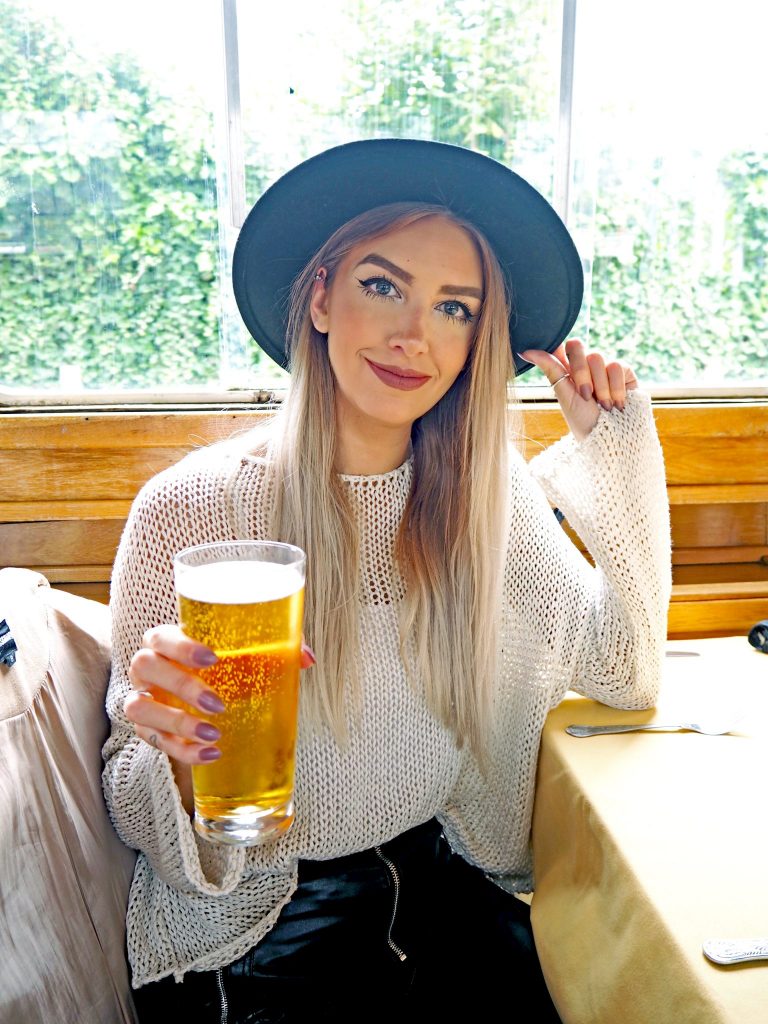 Laura Kate Lucas - Manchester Fashion, Lifestyle and Food Blogger | Sunday Roast Cruise Review - City Centre Cruises