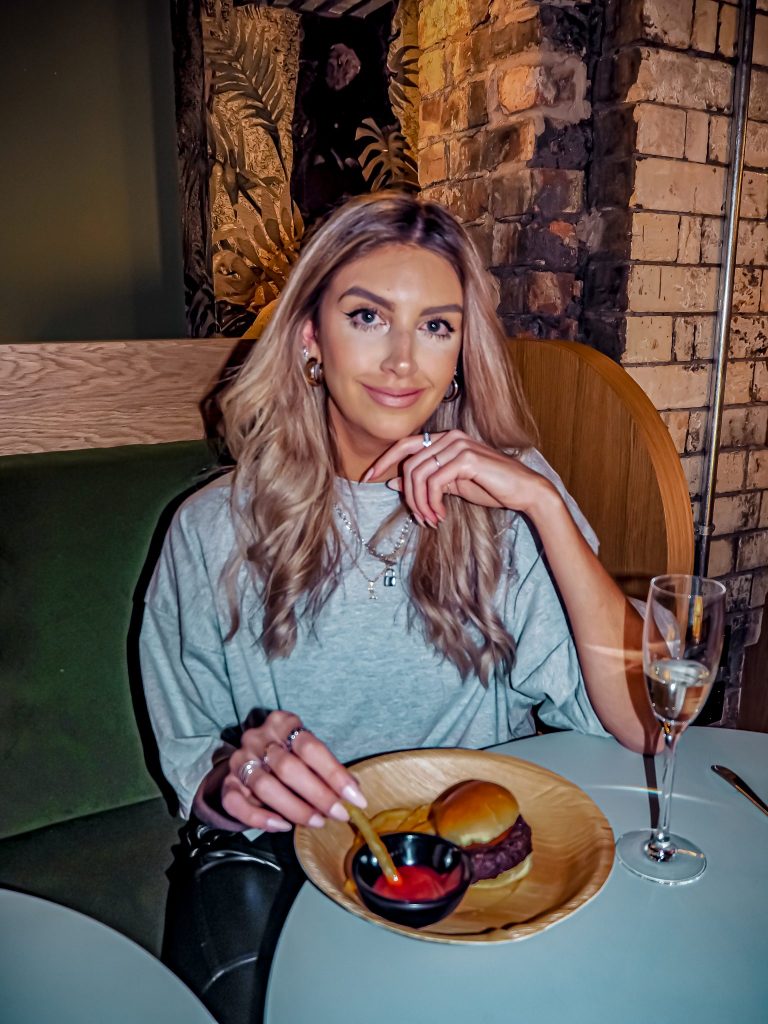 Laura Kate Lucas - Manchester Fashion, Travel and Lifestyle Blogger | Mothers Day with Moonpig Event
