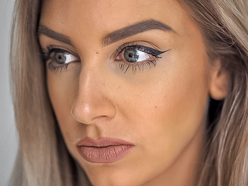 Laura Kate Lucas - Manchester Fashion, Beauty and Lifestyle Blogger | Hourglass Vanish Stick Foundation Review and Swatch