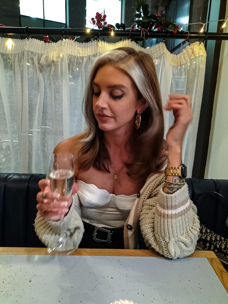 Laura Kate Lucas - Manchester Fashion, Lifestyle and Travel Blogger | The Watch Strap Co Diamond Edition Apple Watch Strap