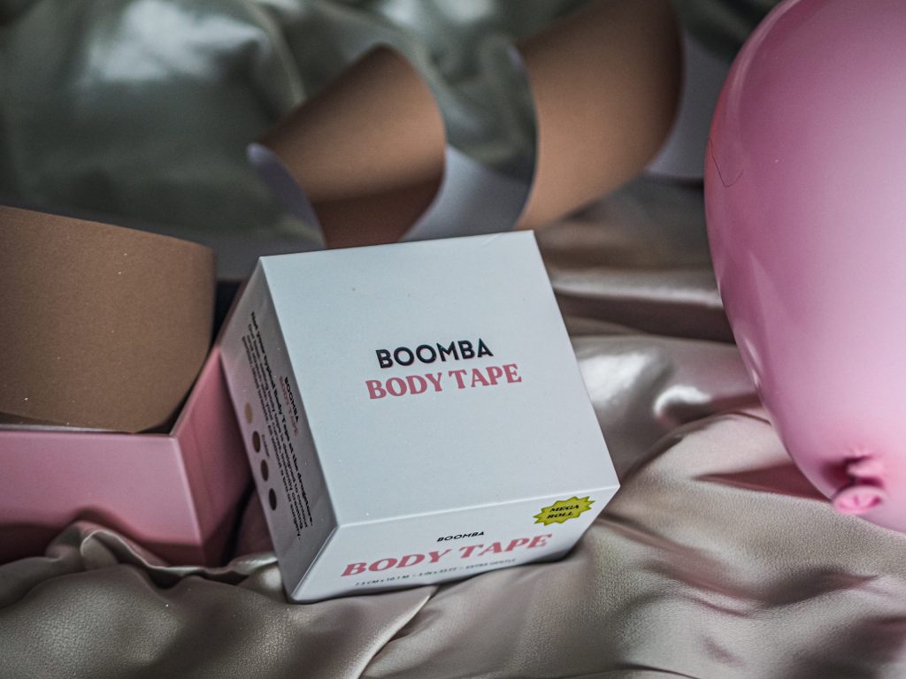 These BOOMBA double-sided sticky inserts help to push-up the girls and, review