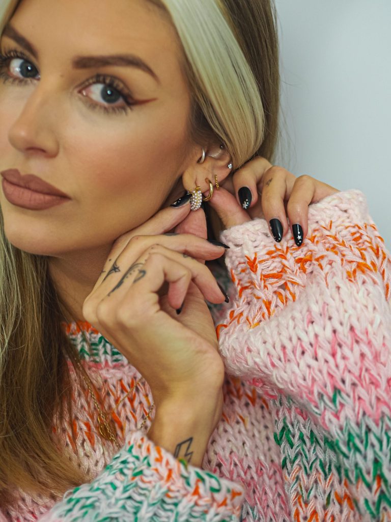 Laura Kate Lucas - Manchester Fashion and Lifestyle Blogger | By Rae Jewellery - Pearl Hoop Earrings